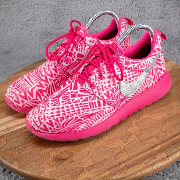 Nike Girls 6 Y Roshe Run Low Top Running Shoes 677784-100 Neon Pink Silver - Picture 4 of 10